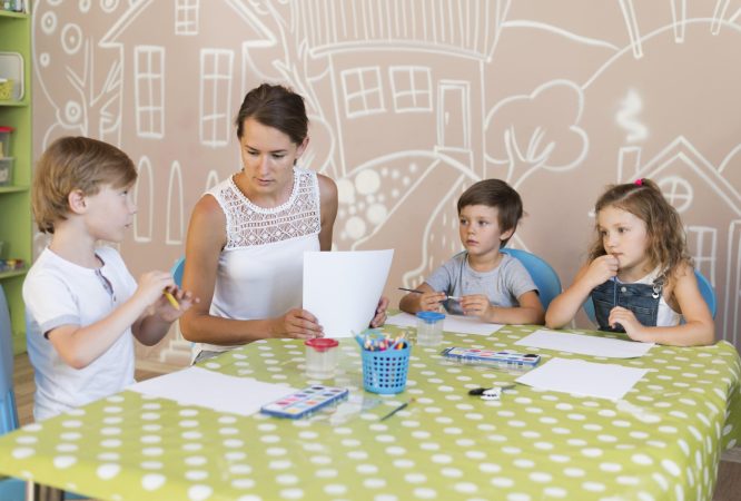 teacher-kids-table